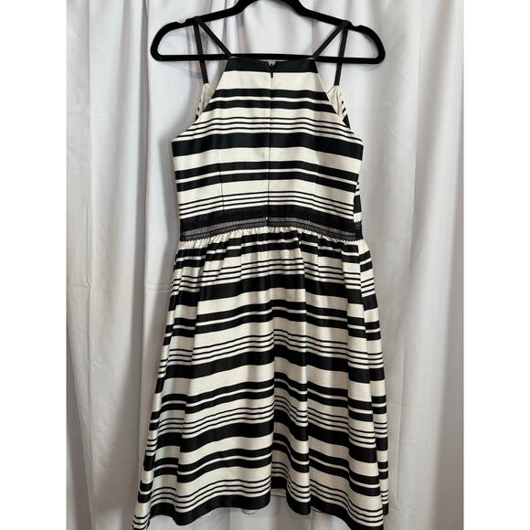 Jessica Simpson Black and White Strip Dress, Size 6 - Picture 4 of 7